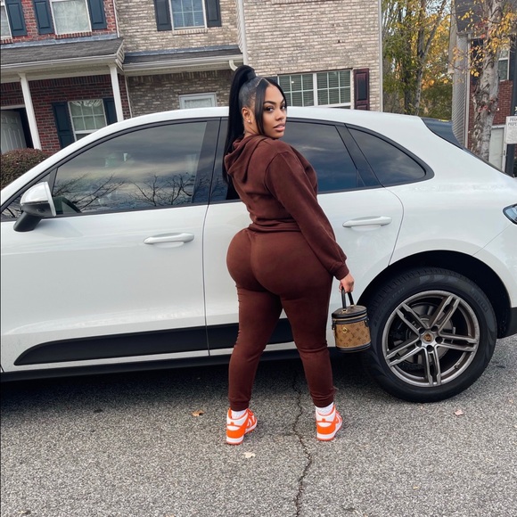 Meet your Posher, Thomasina - Picture 12 of 14